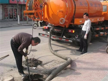 番阳镇清掏化粪池，健康生活从这里开始